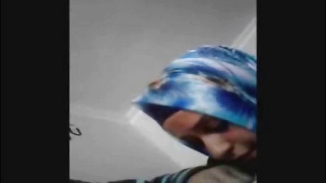 XXX بدون ثبت نام دو لزبین که خودشان داستان سکسی جدید را سفت می کنند، یکدیگر را لوس می کنند