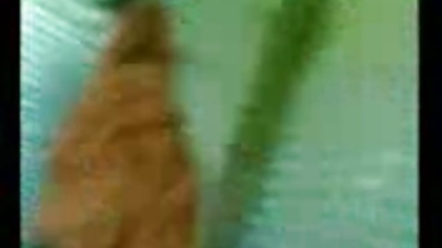 XXX بدون ثبت نام بررسی سوالات سبزه خوشمزه از شکل رمانهای سکسی آنها لذت می برند