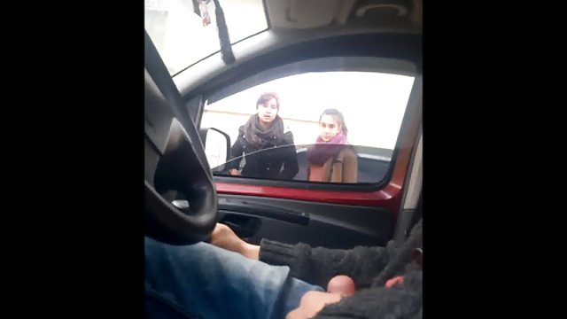XXX بدون ثبت نام مولات نوردی روی یک دیک سیاه سوپر پورن ایرانی قرار دارد