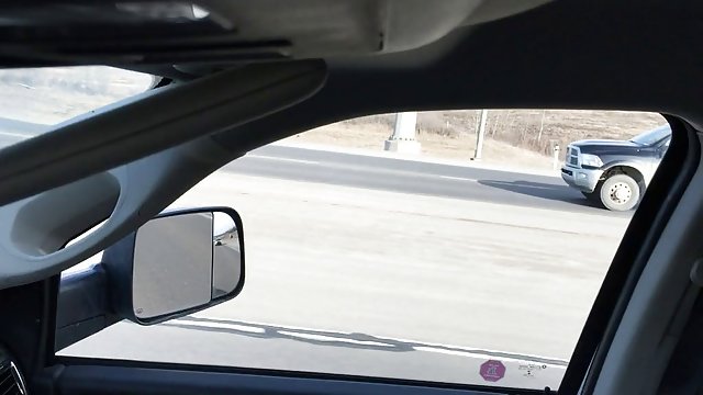 XXX بدون ثبت نام عوضی ران های خود را ایرانی سک گسترش داد و گربه زیبا را نشان داد