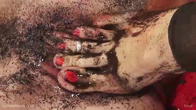 XXX بدون ثبت نام خانم 18 فیلم سگسی ساله شورت های زیر دامن را نشان می دهد
