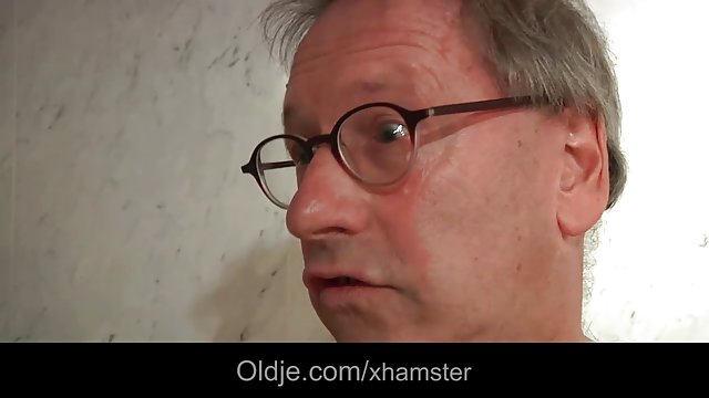 XXX بدون ثبت نام فاحشه از او و تکان سایت های فیلم سکسی رایگان می خورد