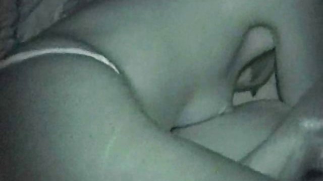 XXX بدون ثبت نام زباله کوچک دوست دارد به داشتان شکسی بازی گربه