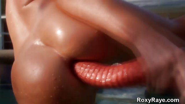 XXX بدون ثبت نام دختر در ساحل جلسه عکس وابسته به عشق شهوانی را اجرا سکسهای داستانی کرد